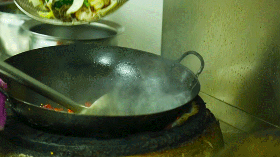 一年学费8W+的大学，吃什么？