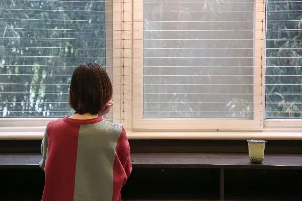 一年学费8W+的大学，吃什么？