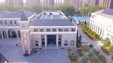 一年学费8W+的大学，吃什么？