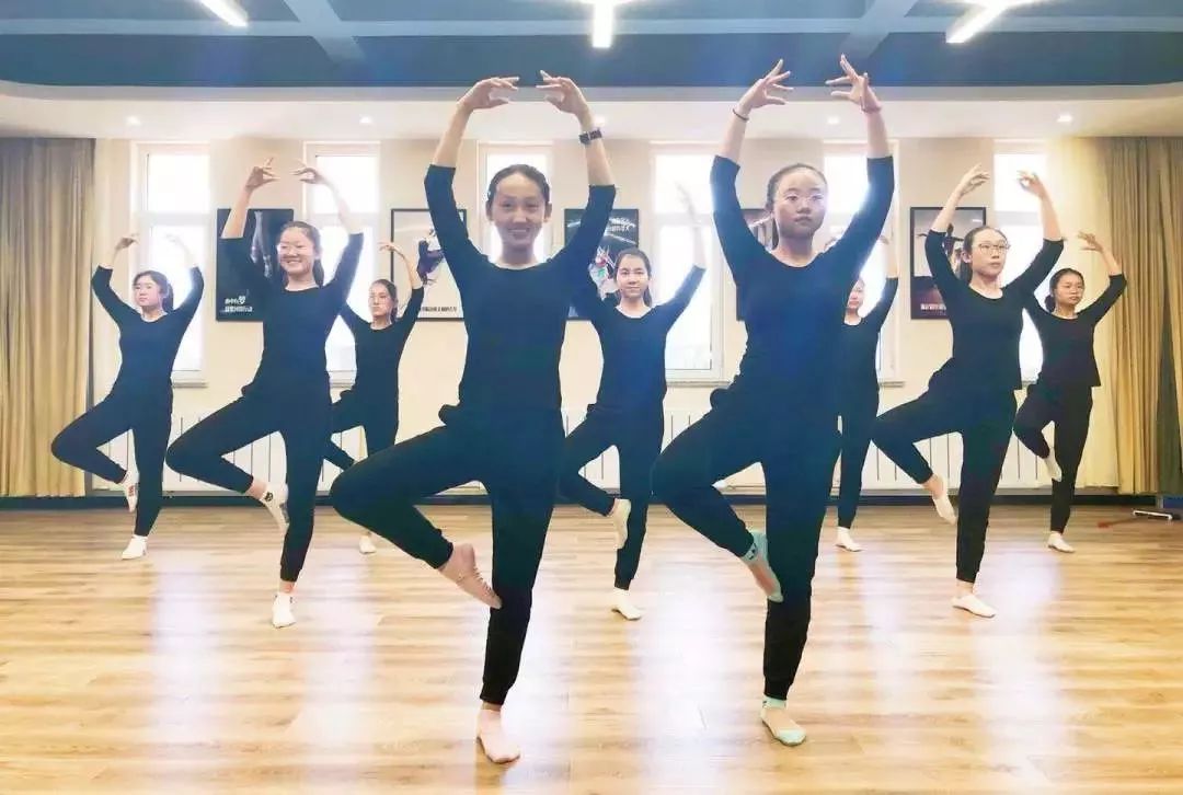 【九原关注】包九中外国语学校2019年高中部开始招生啦~你想了解的都在这里