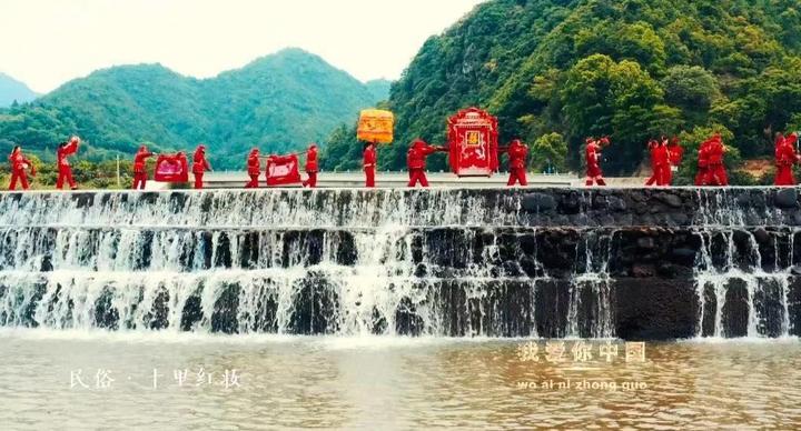 一首红歌赞祖国，一腔热血谱振兴，《我爱你中国》唱响屿头