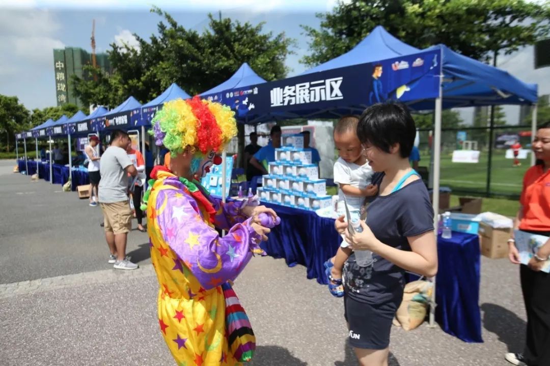 佛山哪里可以睇足球直播(很燃很澎湃｜佛山五人足球盛会开启，看比赛、赢大礼、抢红包，速来)