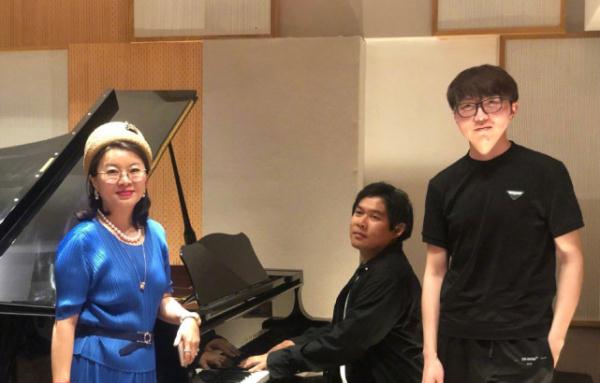 爆红第5年，被华晨宇否定的毛不易，终于开始融入娱乐圈