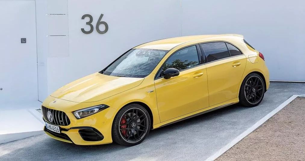 AE试驾全新AMG A45 S：这车快到摄像头都拍不清是啥车
