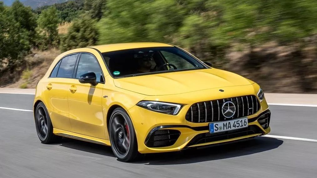AE试驾全新AMG A45 S：这车快到摄像头都拍不清是啥车