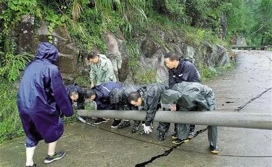 生了,是个男孩!8个小时生死接力成功救援待产孕妇
