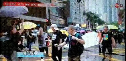 英国大爷怒问暴徒：你们为什么怕中国？