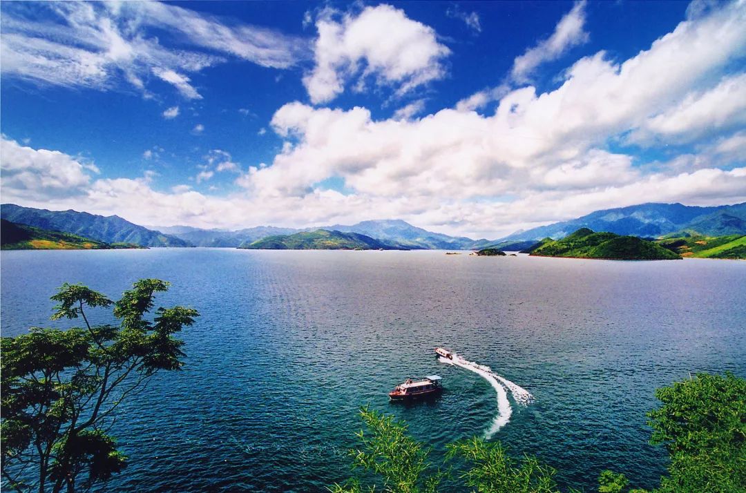 湖栖山归汤泉暖，野逸郴州