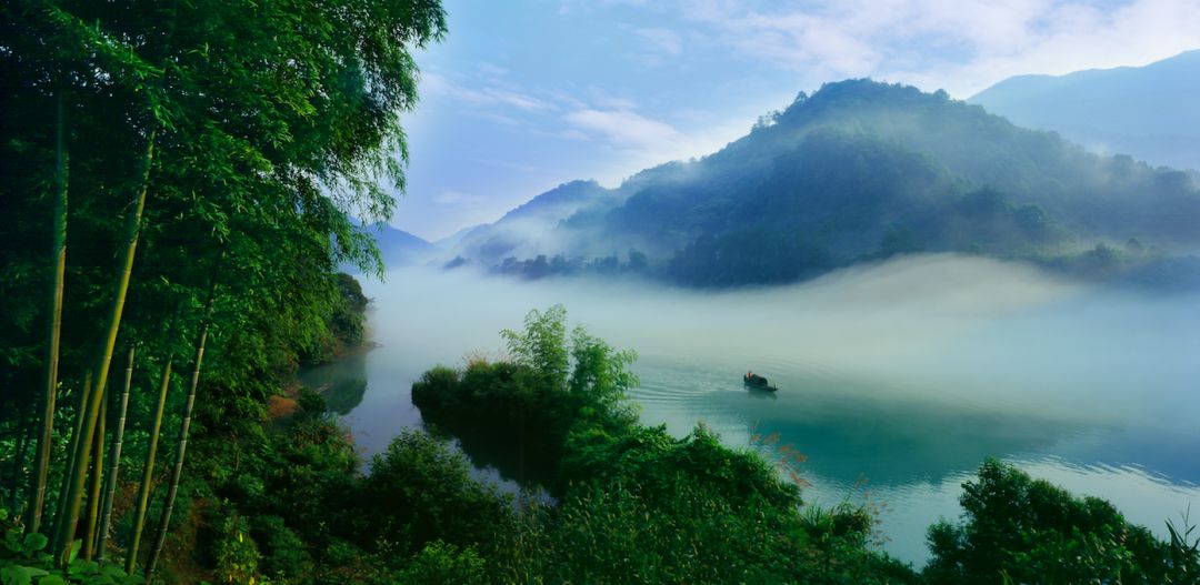 湖栖山归汤泉暖，野逸郴州