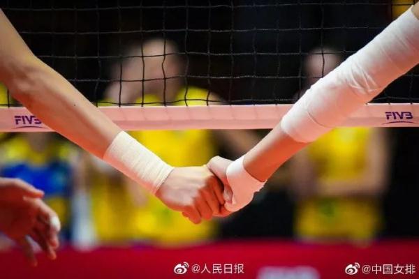 女排世界杯征途(中国女排3-0美国！争冠关键战役，姑娘们赢得太利索了)