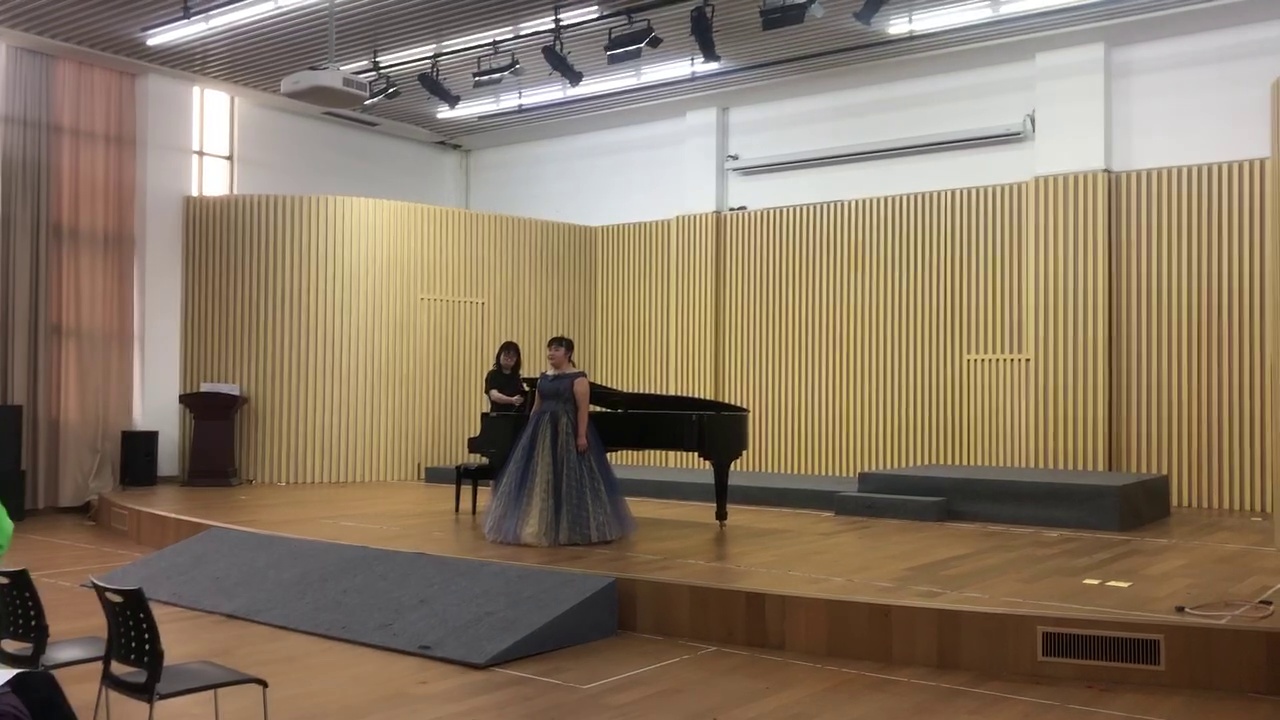 看哭！盲女孩专业课第一考进浙音最难考专业：生活以痛吻我，而我报之以歌