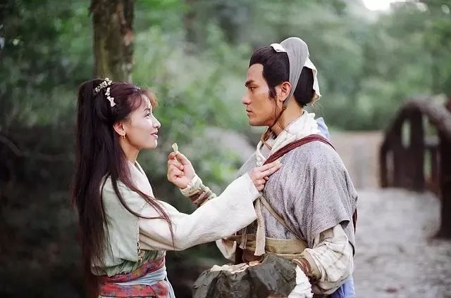 除了袁承志和温青青,《碧血剑》中更为感人的隐线爱情