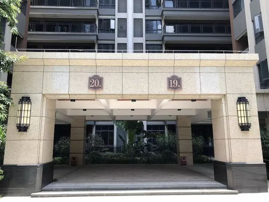 看过来！房子15万起、汽车2.7万起、车位9.8万起，来抢咯