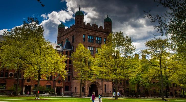 从轻狂少年，到耶鲁法学院华人正教授：留学生的真实成长记录