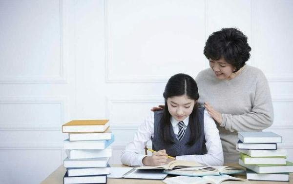 朋友圈里每天带孩子打卡学习，勤奋的妈妈们却正在毁掉孩子的未来