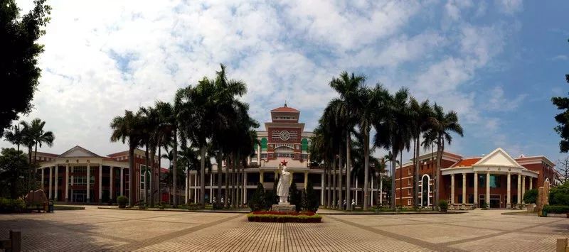 福建97所一级达标高中校史排行榜，第一名在泉州，始于明朝