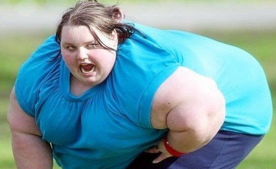 世界上最胖的女子，体重超过1450斤，却仍有众多追求者