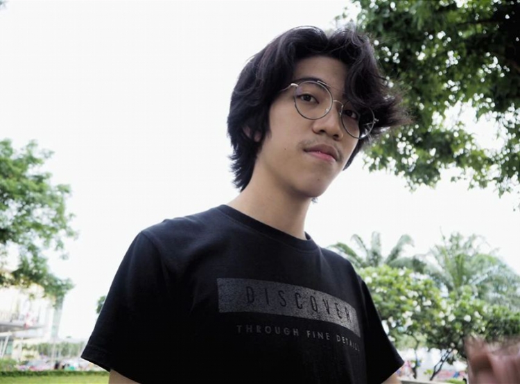 泰国20岁大学生疑杀害亲妈，肢解尸体藏入冰箱后开枪自杀