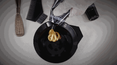 太“上头”了！梳一梳轻松染发，10分钟完美上色，再也不用找Tony老师