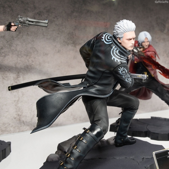 《鬼泣5》"维吉尔"手办实拍图赏