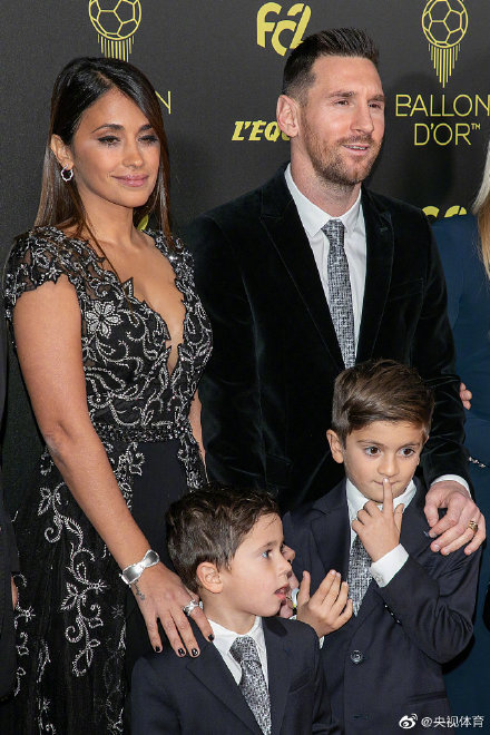 官方梅西荣获2019年金球奖（梅西第六次荣膺金球奖）