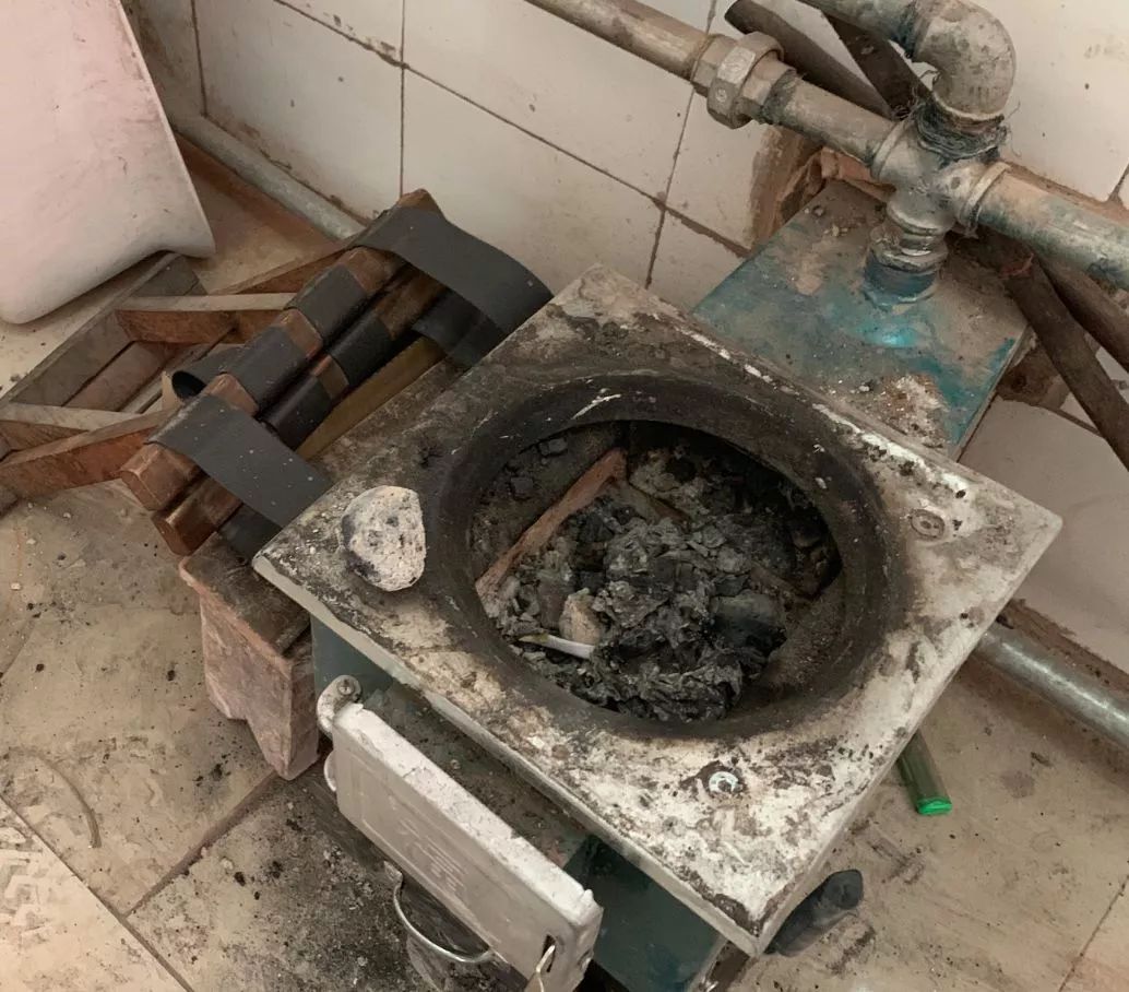 疑似使用当地政府推广的“清洁煤”13岁女孩再也没有醒来…