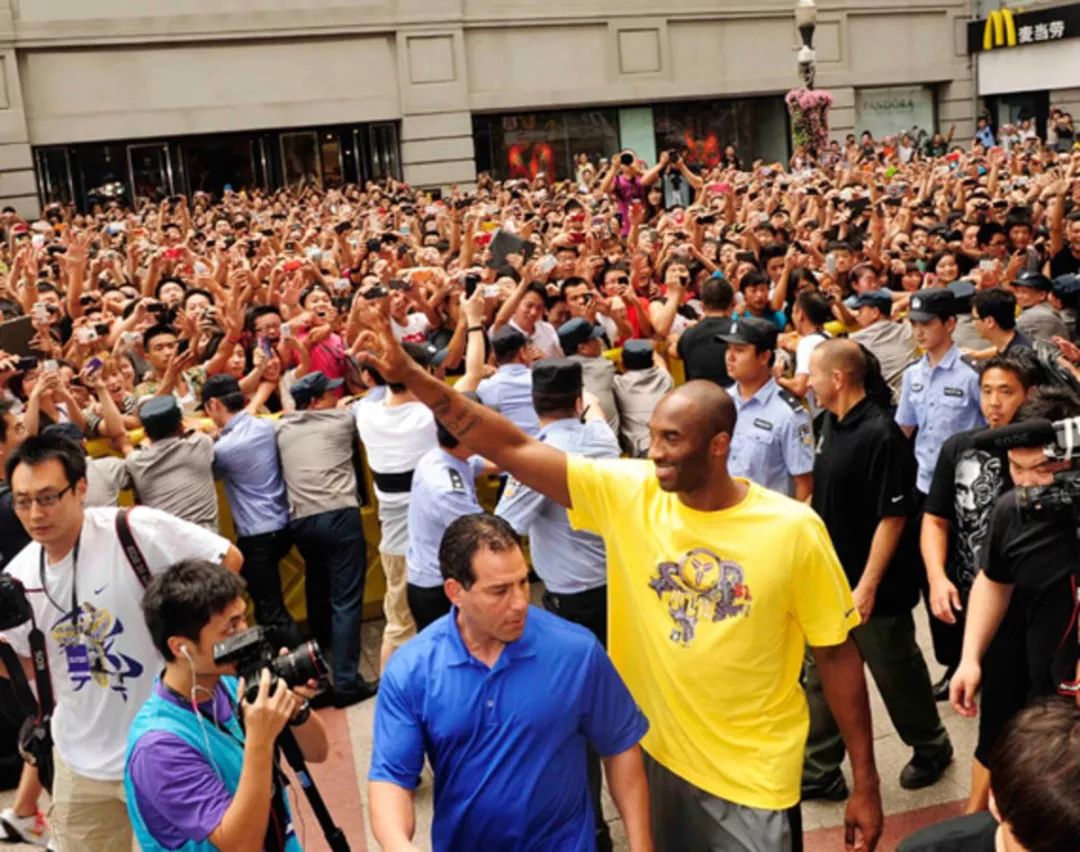 为什么没有nba的球鞋了(科比离世引发恶意炒鞋！国外平台不下架球鞋是不尊重的表现？)