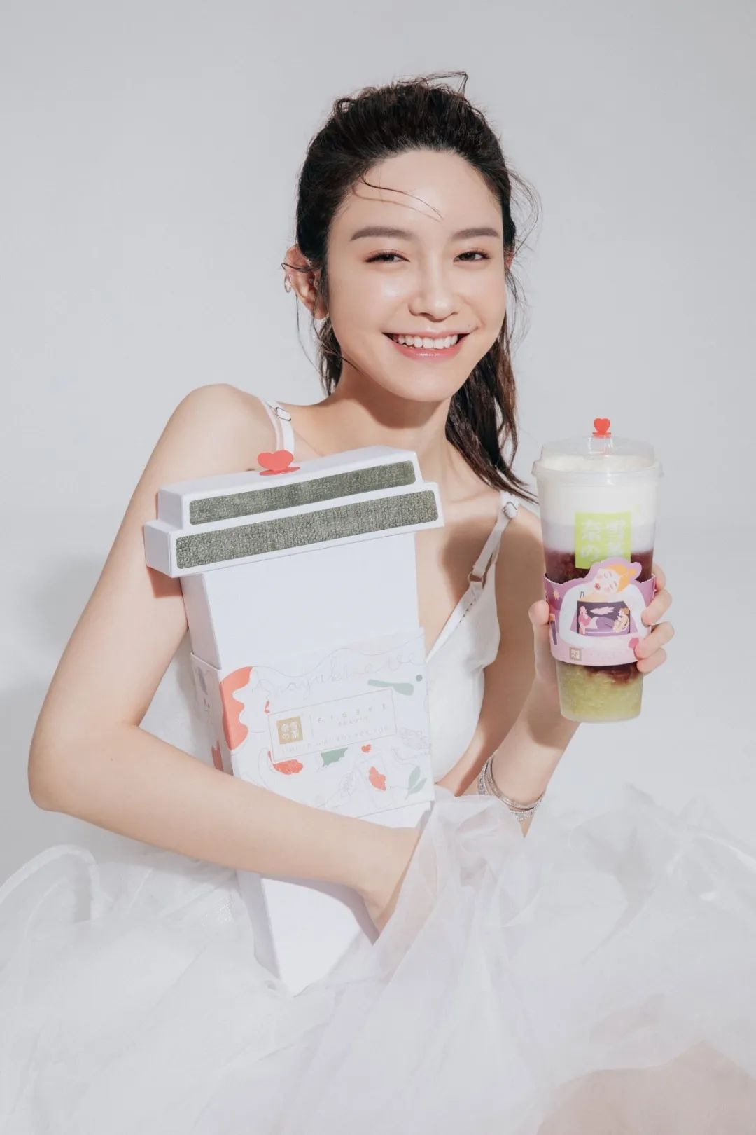 奈雪X张大奕「霸气葡萄」萄气回归！第①次第二杯半价