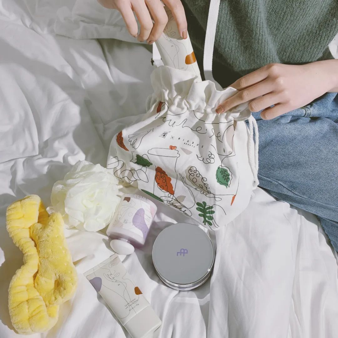 奈雪X张大奕「霸气葡萄」萄气回归！第①次第二杯半价