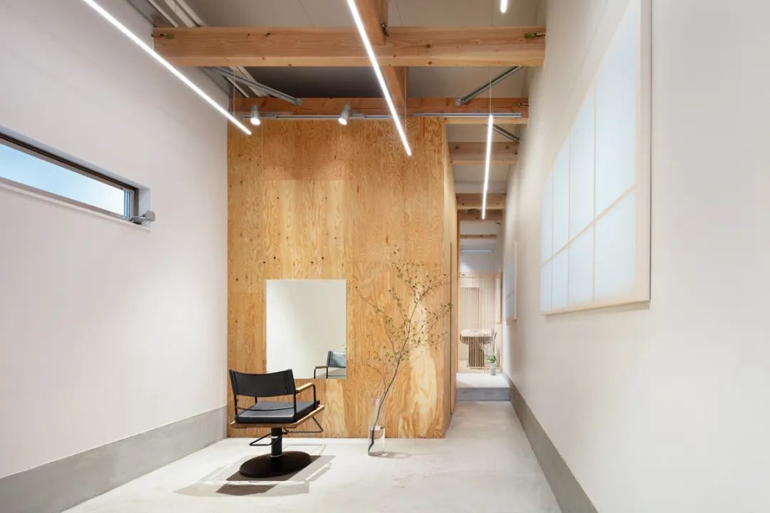 “夹缝里生存”的日本理发店，59㎡玩转多种功能