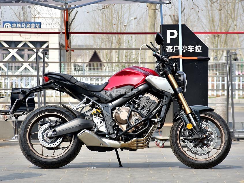 复古与科技两手抓 最便宜的四缸本田CB650R来了