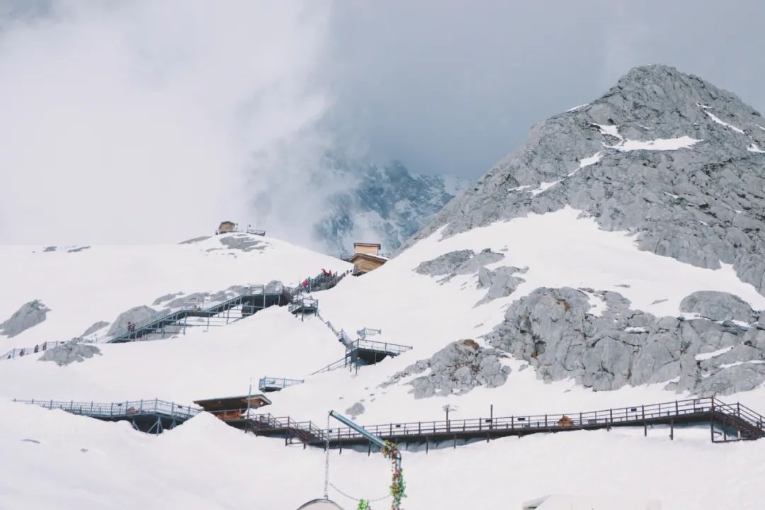 待山河无恙，人间皆安，我在玉龙雪山，等你