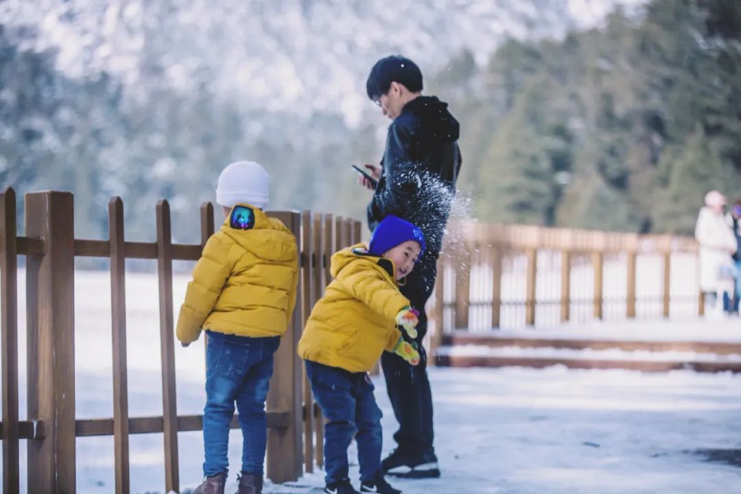 待山河无恙，人间皆安，我在玉龙雪山，等你