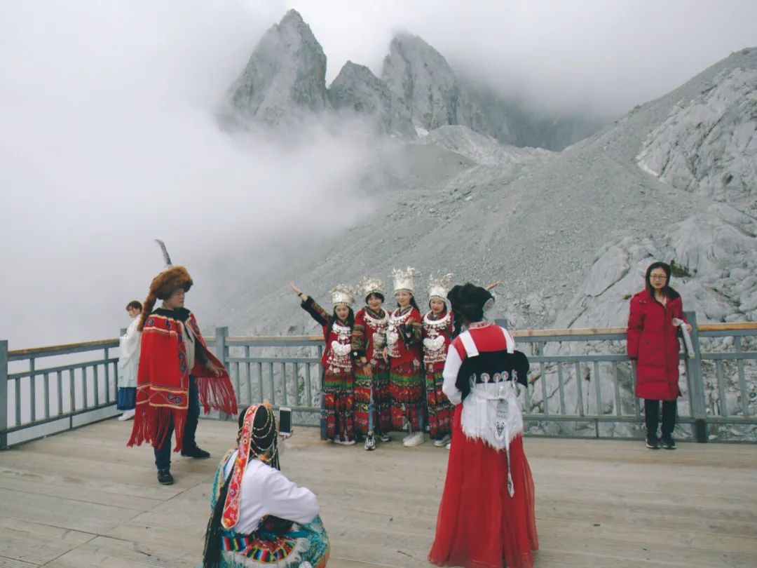 待山河无恙，人间皆安，我在玉龙雪山，等你