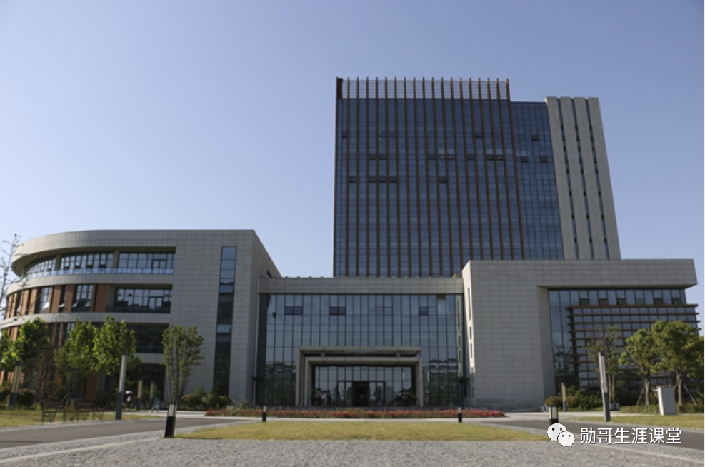 太厉害！这所独立学院录取线超公办本科，考教师编，全省第三