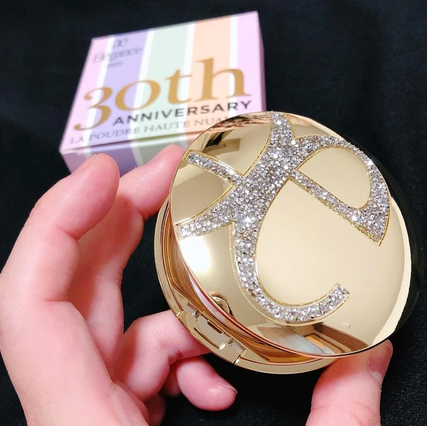 澳尔滨旗下e大饼美哭了~30周年限定惊艳全场！这颜值谁能顶得住......