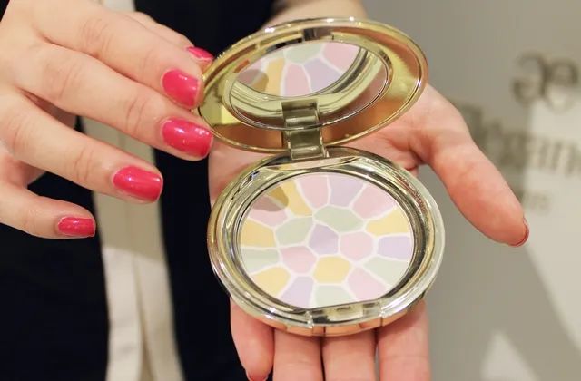 澳尔滨旗下e大饼美哭了~30周年限定惊艳全场！这颜值谁能顶得住......