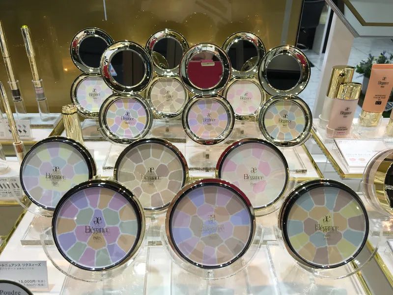 澳尔滨旗下e大饼美哭了~30周年限定惊艳全场！这颜值谁能顶得住......