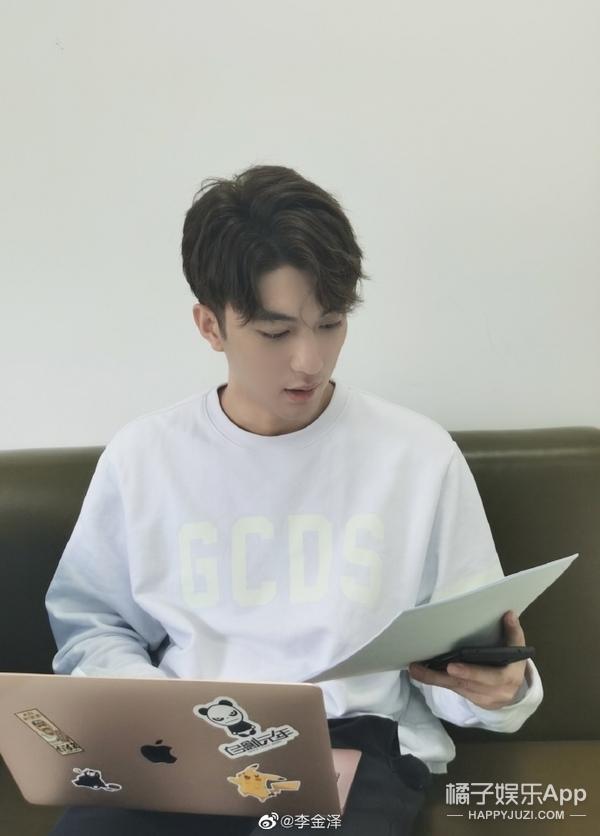 能说会道的哥哥了解下！高学历男神主持撞脸陈晓玄彬，该pick谁？