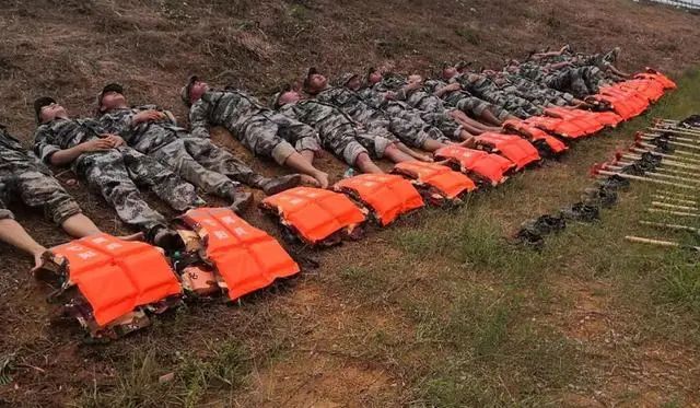 抗洪救灾图片(这36组抗洪勇士的) - 赤虎壹号