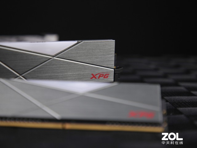 威刚 xpg 龙耀 d50 3600评测 超频至5000mhz