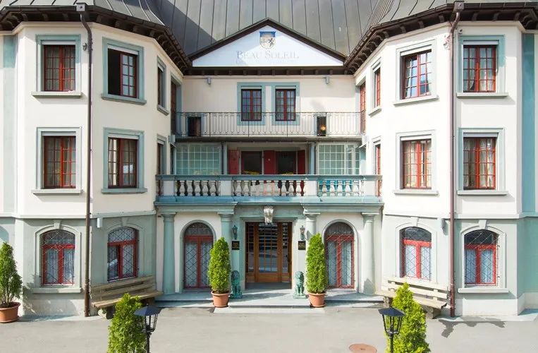 富人圈的贵族学校，门槛有多高？