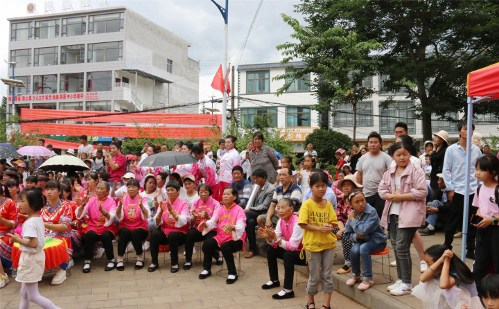 马街镇举行首届群众广场舞健身展演活动