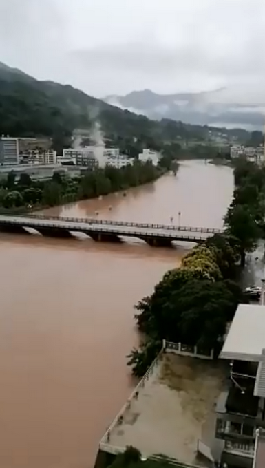 青衣江雅安段现百年一遇洪水 app(四川首次启动I级防汛应急响应，青衣江雅安段现百年一遇洪水)