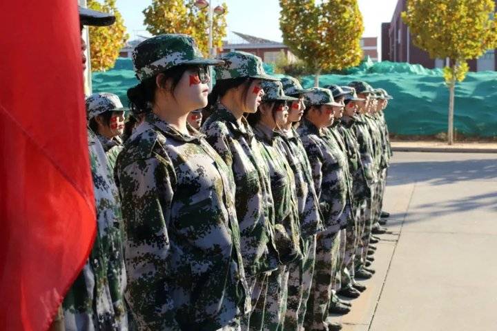 霸气超燃！山东力明科技职业学院新生军训成果汇报