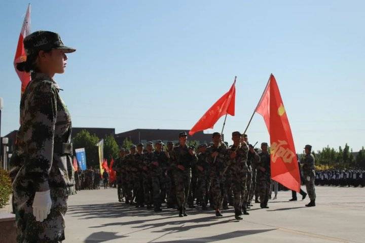 霸气超燃！山东力明科技职业学院新生军训成果汇报