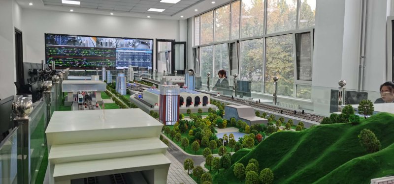 校园像个现代交通展览馆：山东这所网红大学有的不止大飞机