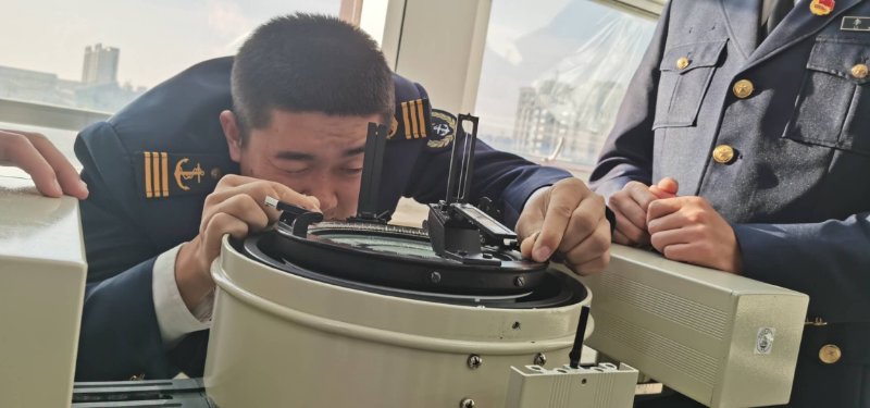 校园像个现代交通展览馆：山东这所网红大学有的不止大飞机