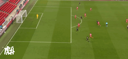 欧冠：琼斯破门+中柱，利物浦1-0阿贾克斯小组头名出线