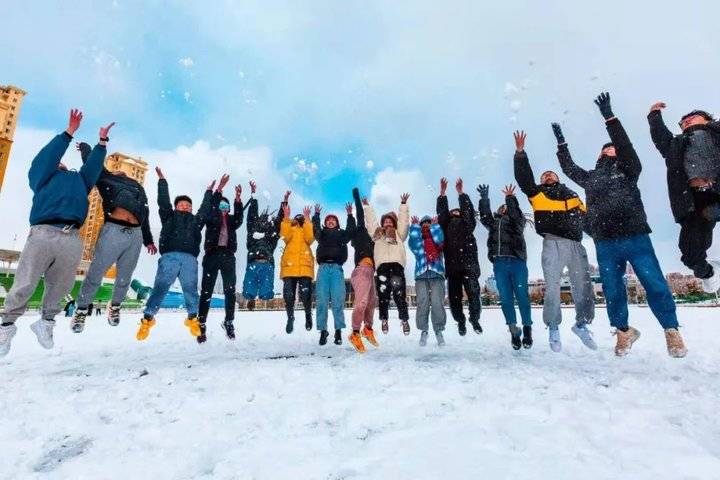 大雪后的山东商务职业学院，分外清澄明澈